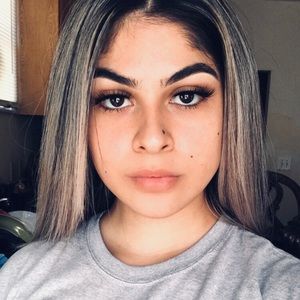 Meet your Posher, Naomi